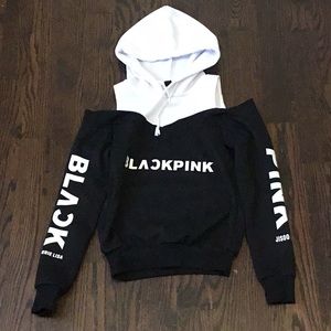 BLACKPINK Jennie no shoulder hoodie